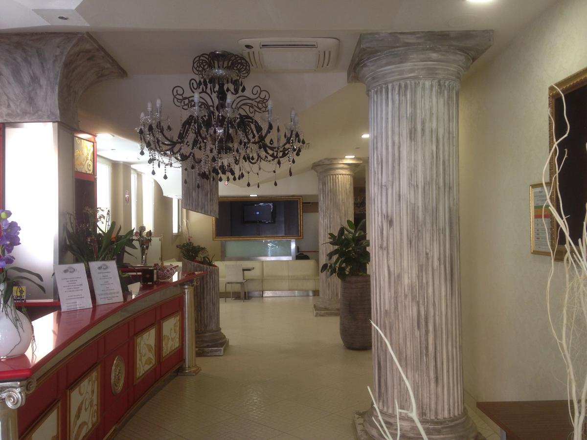 Hotel In Cesenatico Eksteriør bilde