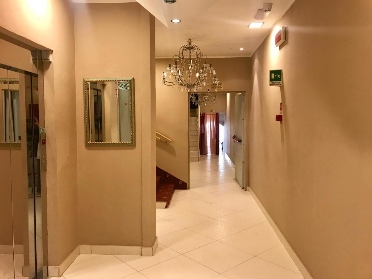 Hotel In Cesenatico Eksteriør bilde